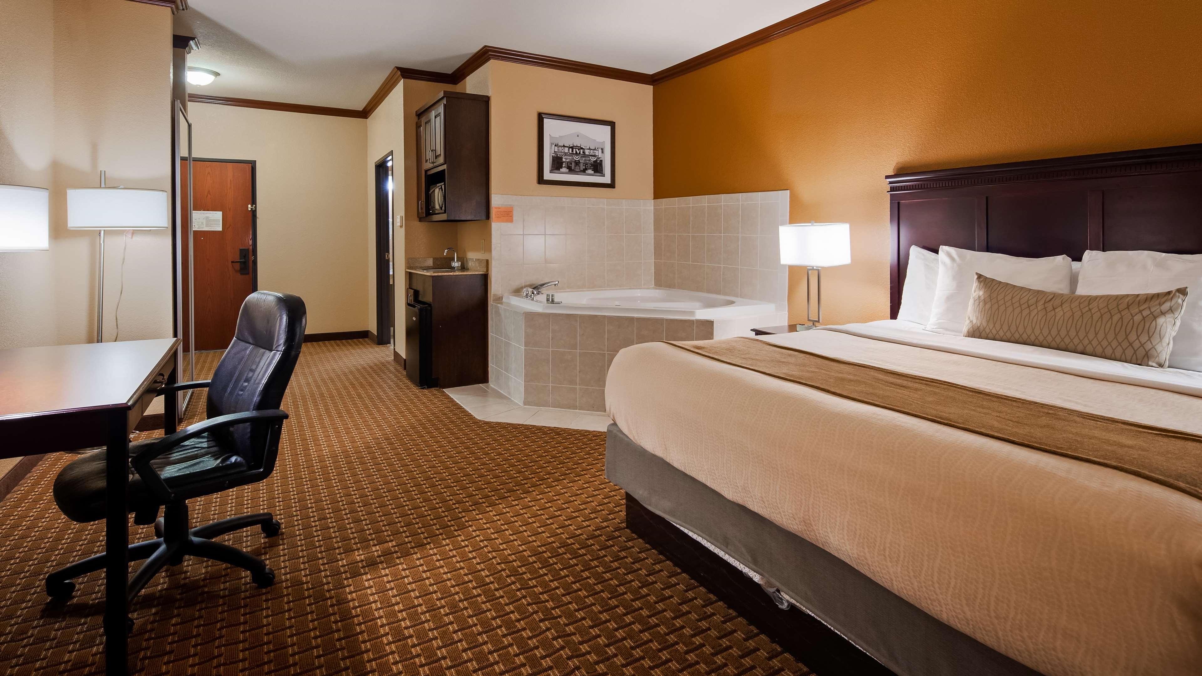 Best Western Granbury Inn And Suites Экстерьер фото