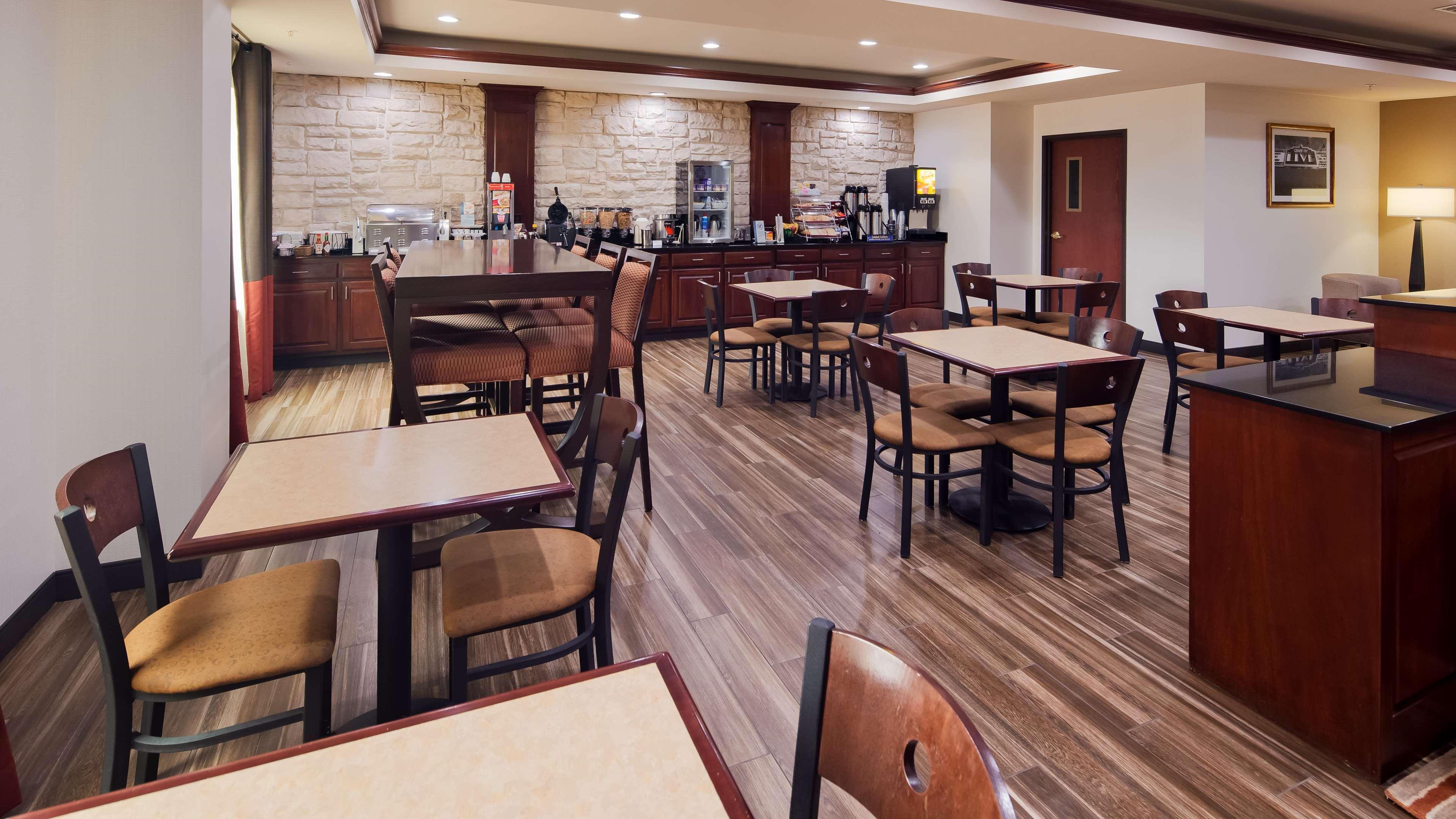 Best Western Granbury Inn And Suites Экстерьер фото